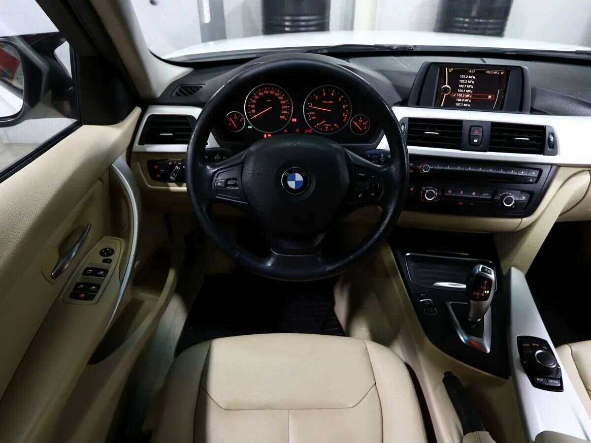 BMW 3 серии 316i, 2014 Фото №17