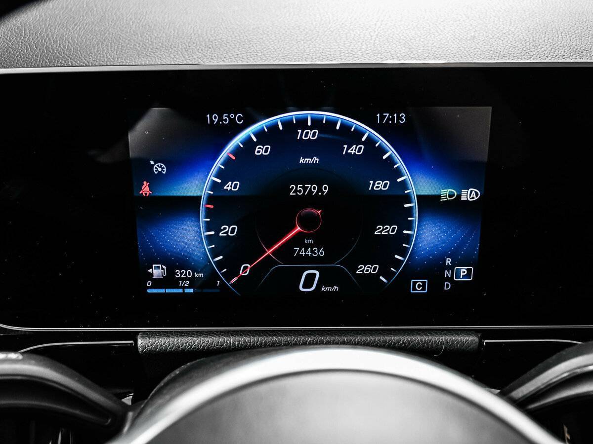 Mercedes-Benz GLA 200, 2020 Фото №10