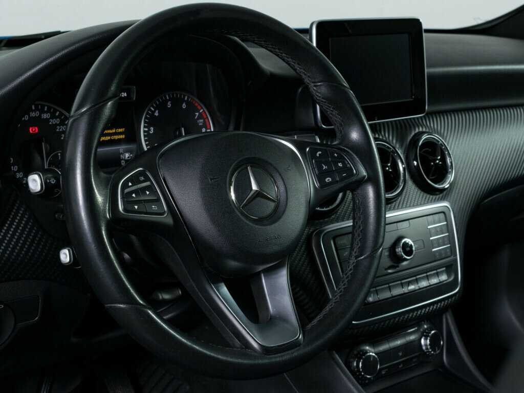 Mercedes-Benz GLA 200, 2016 Фото №13