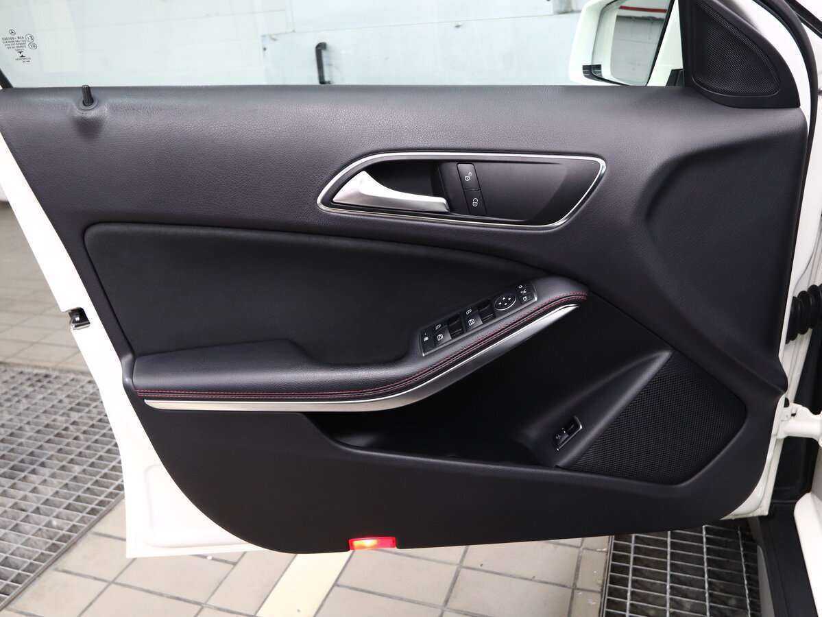 Mercedes-Benz GLA 200, 2016 Фото №8
