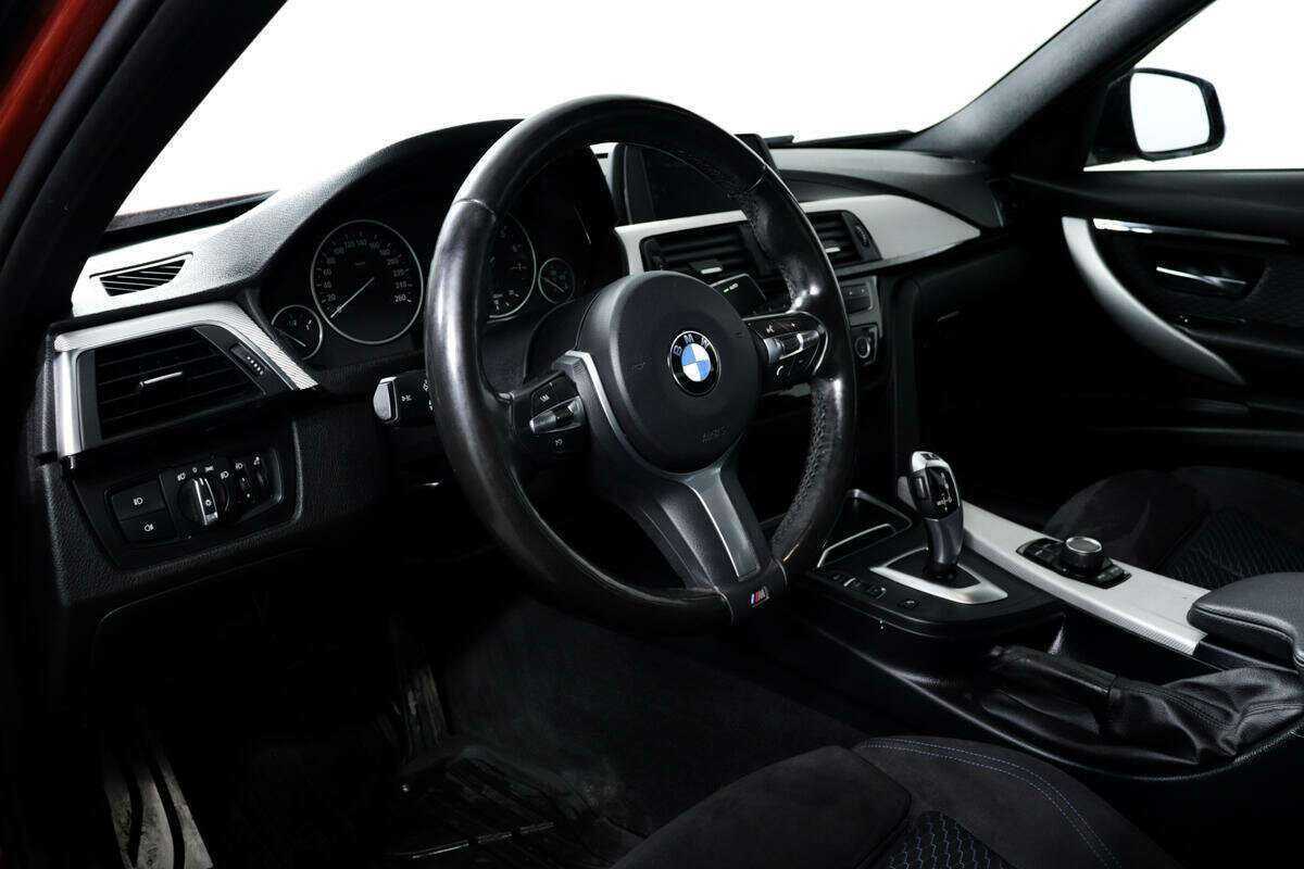 BMW 3 серии 320i xDrive, 2018 Фото №13