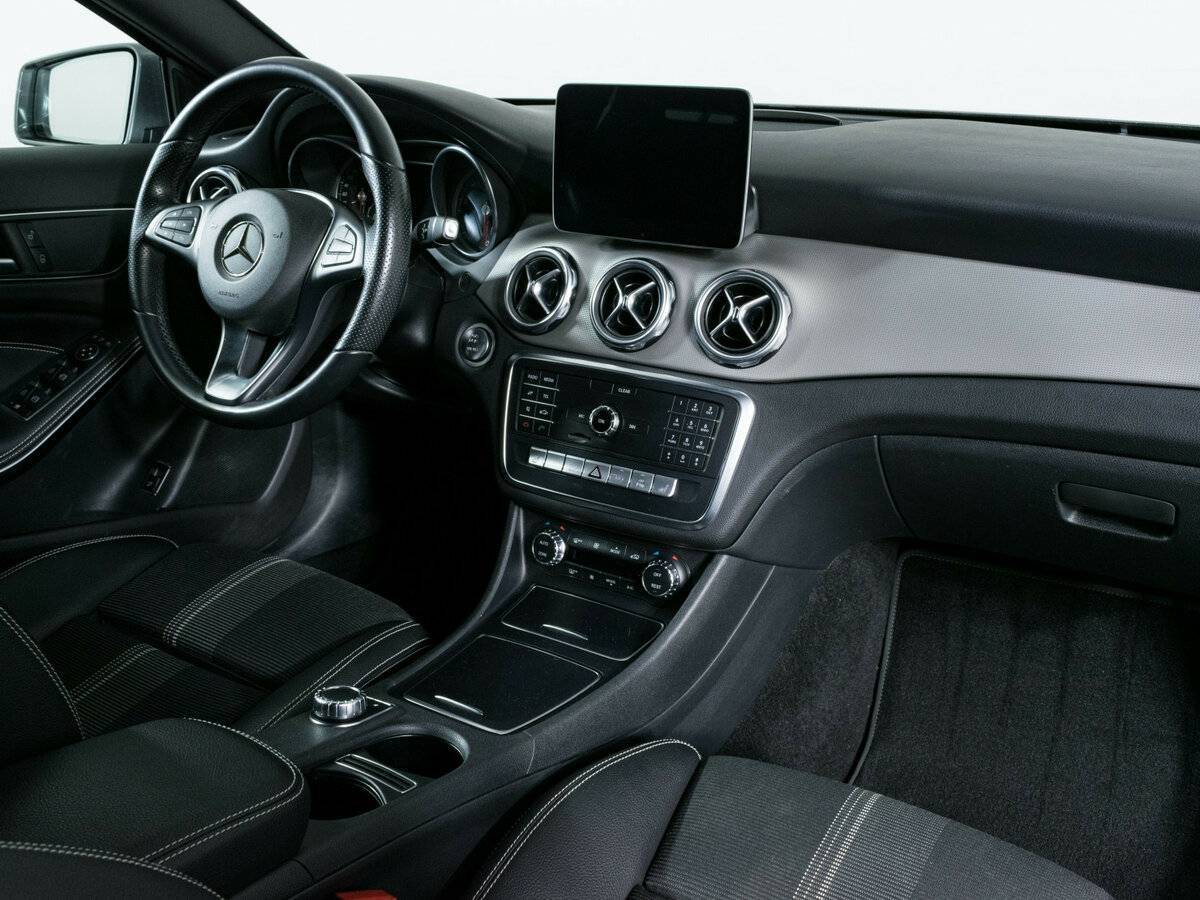 Mercedes-Benz GLA 200, 2019 Фото №9