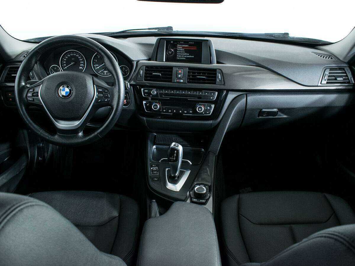 BMW 3 серии 318i, 2017 Фото №12