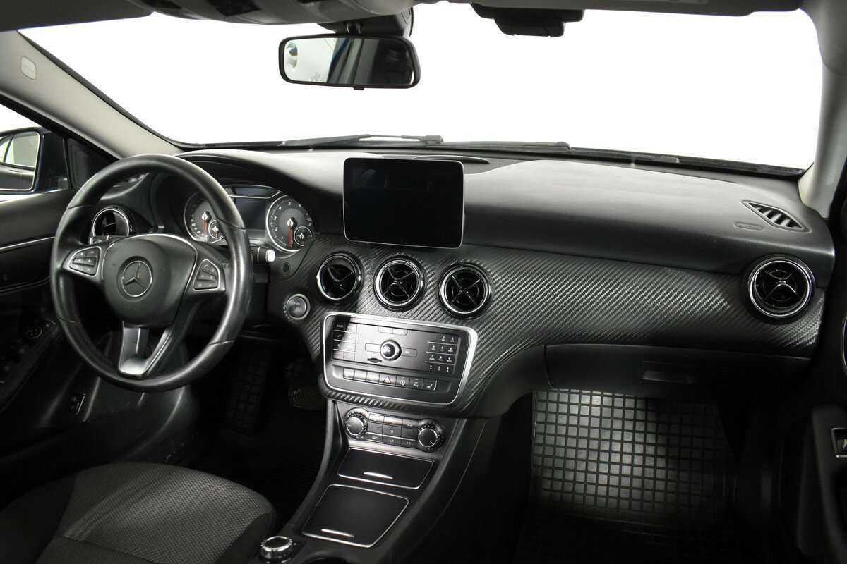 Mercedes-Benz GLA 200, 2018 Фото №8
