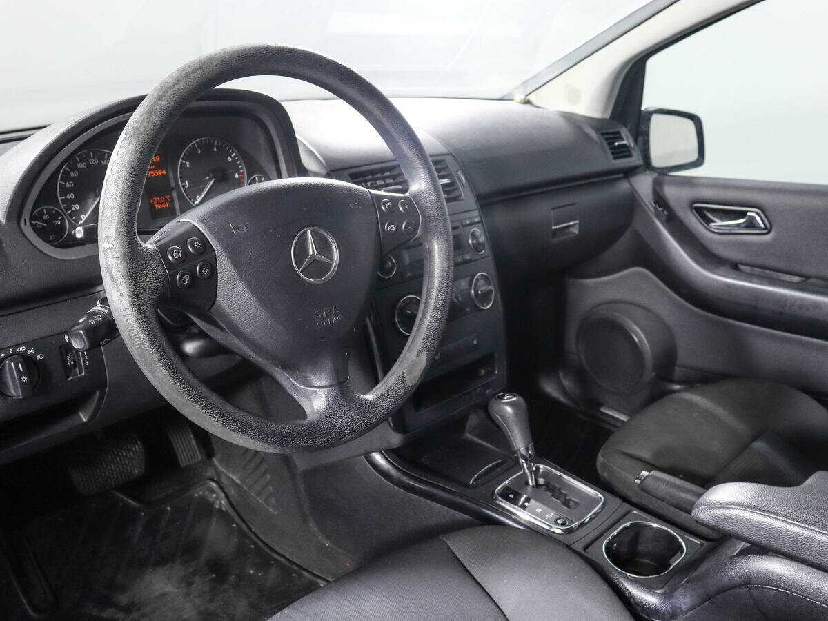 Mercedes-Benz A-Класс 180, 2012 Фото №13