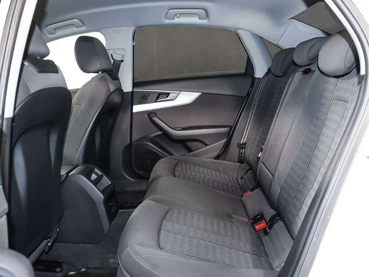 Audi A4, 2015 Фото №10