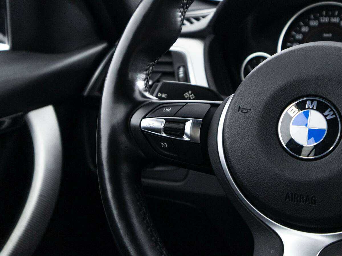 BMW 3 серии 320i xDrive, 2018 Фото №20