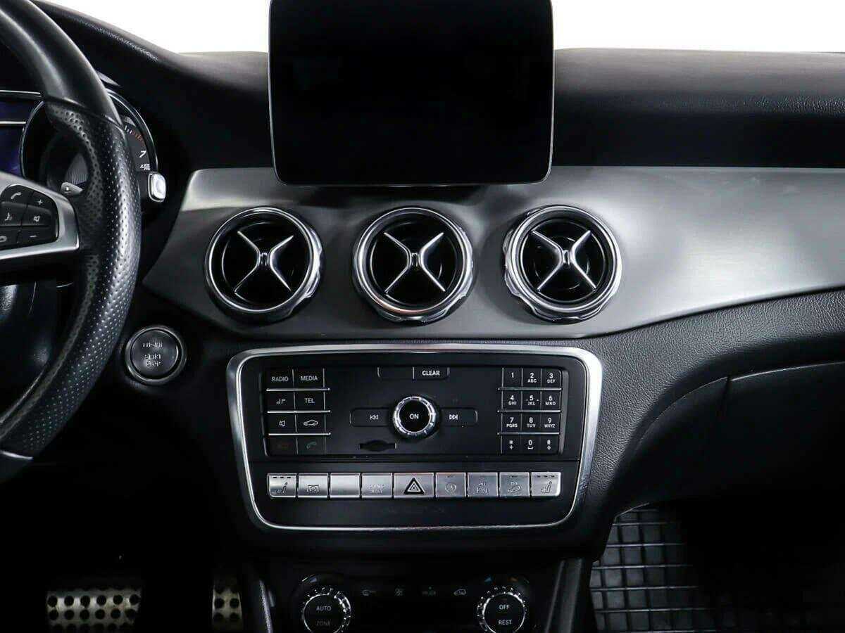 Mercedes-Benz GLA 250, 2018 Фото №13