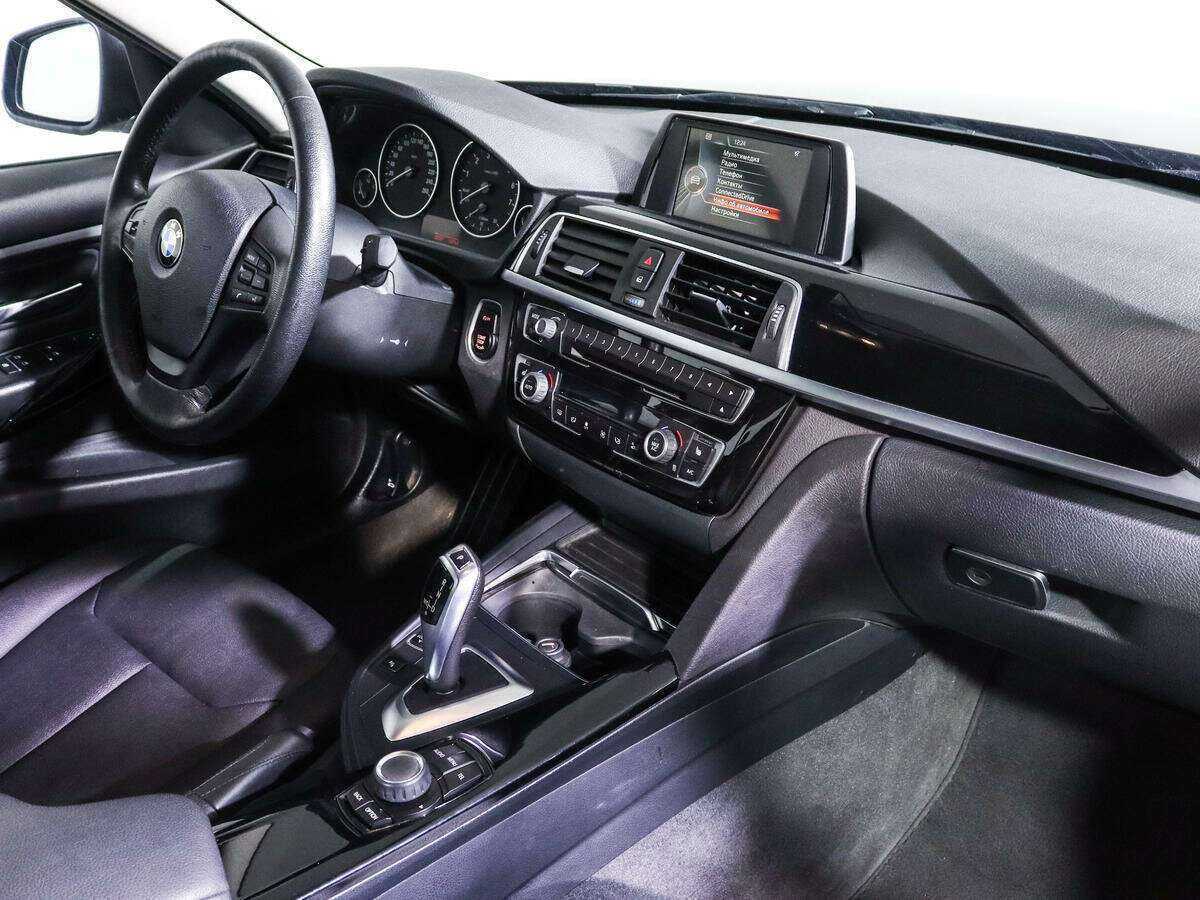 BMW 3 серии 318i, 2017 Фото №6