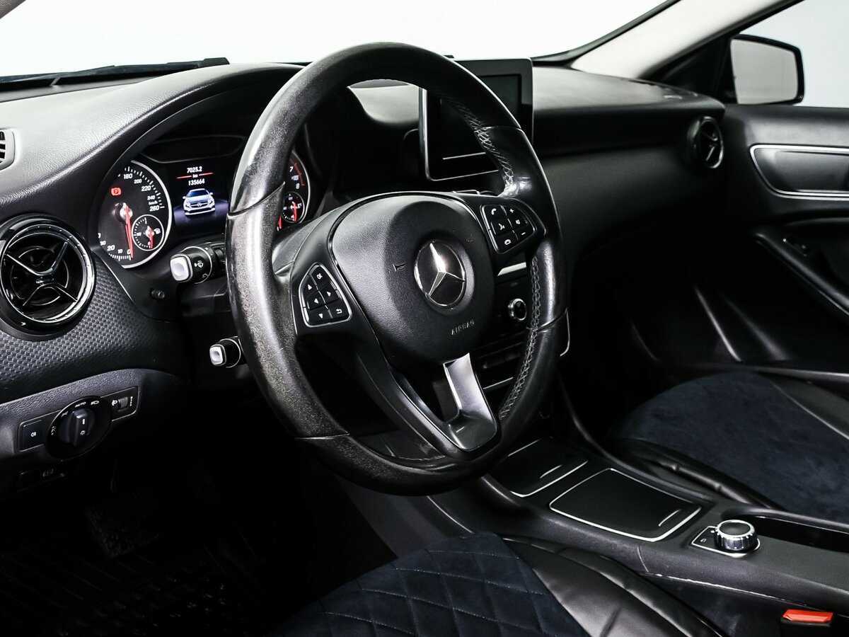 Mercedes-Benz A-Класс 180, 2017 Фото №12