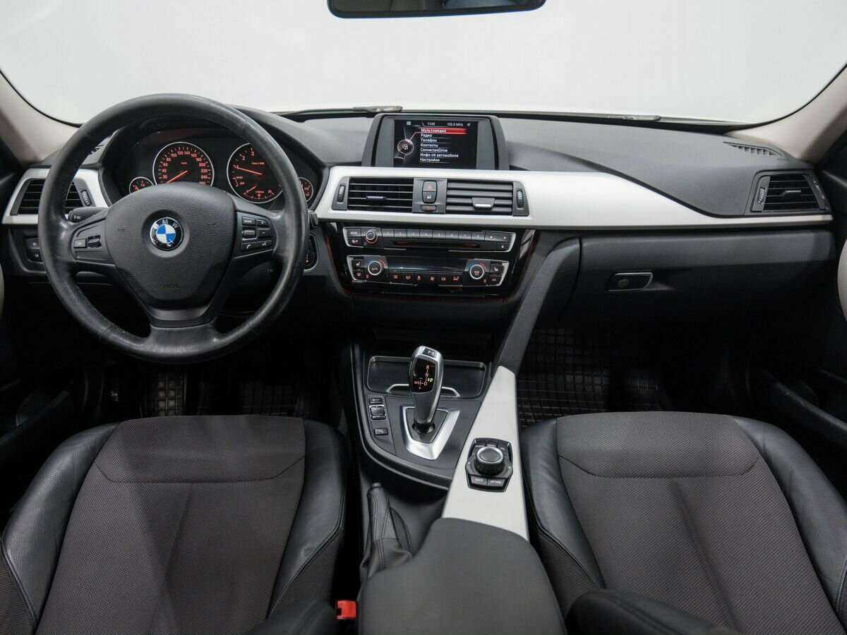 BMW 3 серии 318i, 2016 Фото №10
