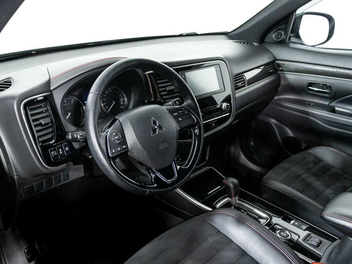 Mitsubishi Outlander, 2021 Фото №11