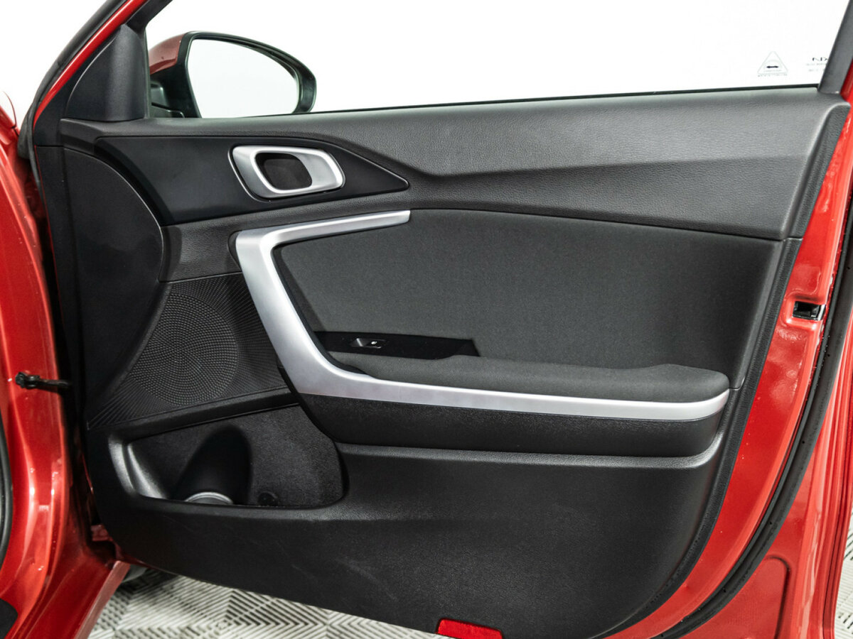 Kia Ceed III Рестайлинг, 2022 Фото №26
