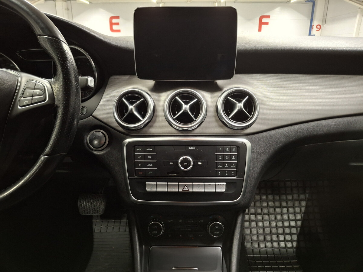 Mercedes-Benz GLA 200 I (X156) Рестайлинг, 2018 Фото №15