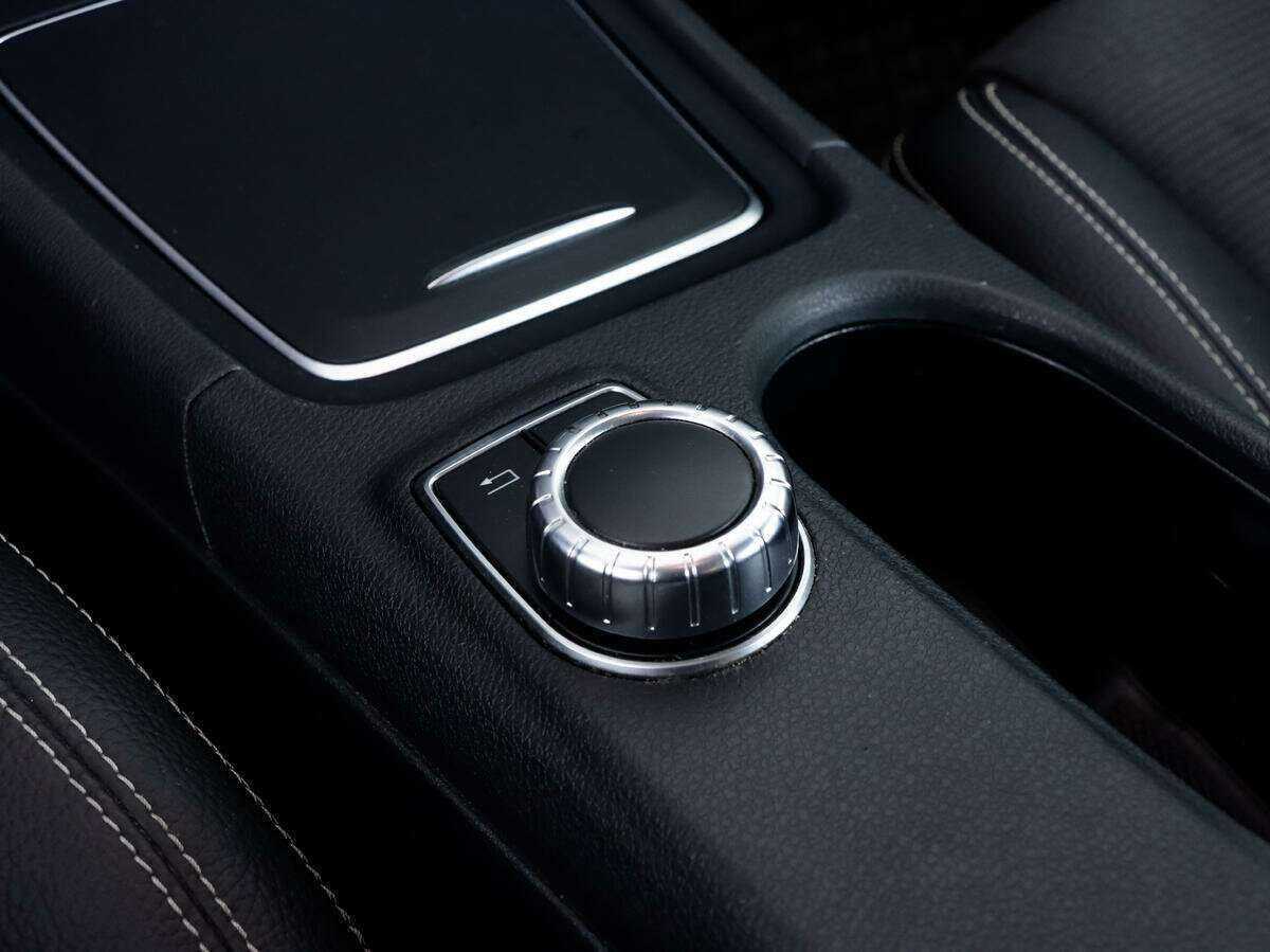 Mercedes-Benz GLA 250, 2017 Фото №11