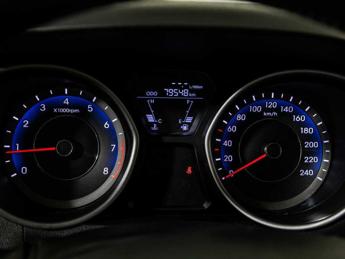 Hyundai Elantra, 2013 Фото №12
