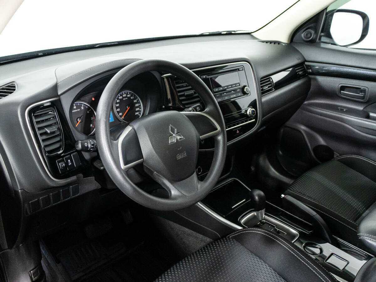 Mitsubishi Outlander, 2021 Фото №11
