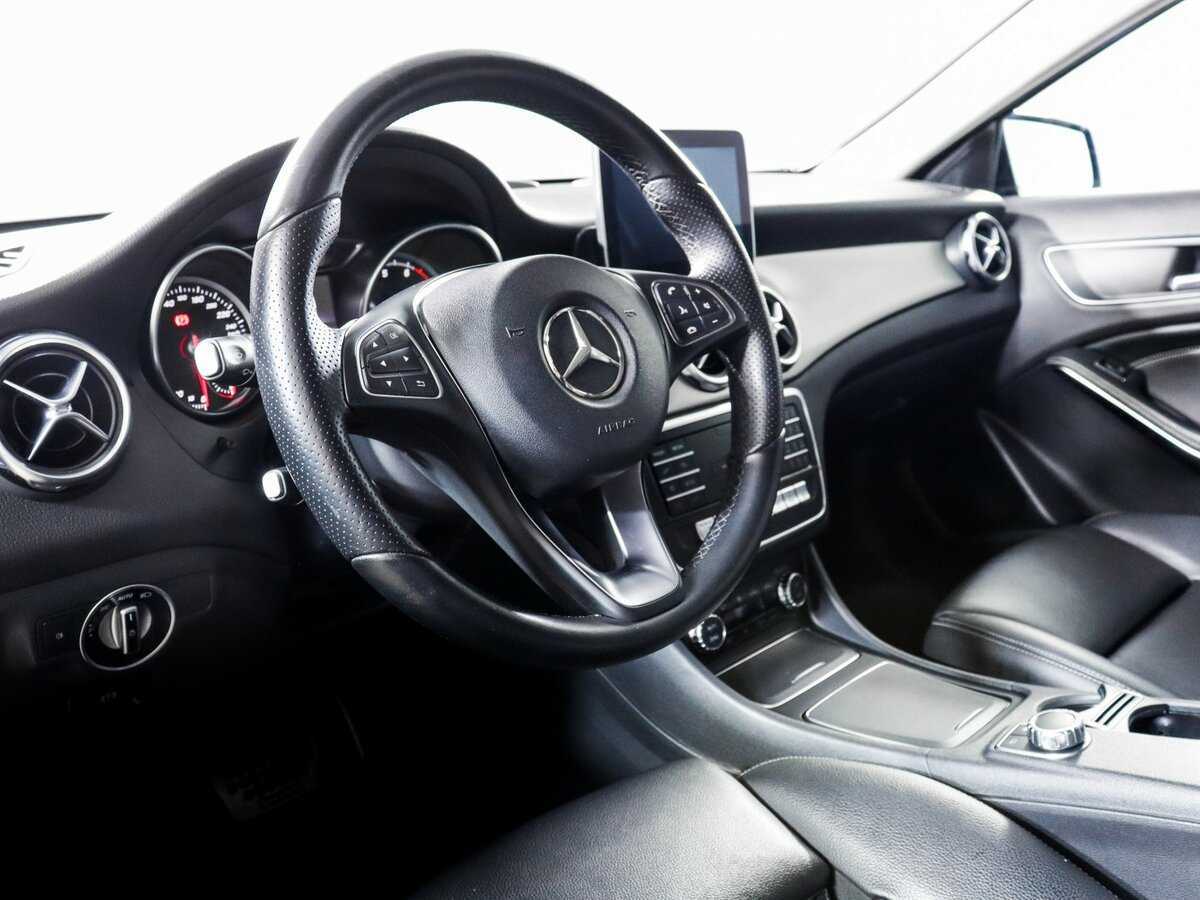 Mercedes-Benz GLA 200, 2017 Фото №14