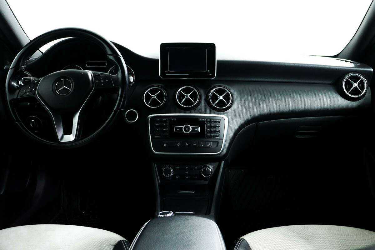 Mercedes-Benz A-Класс 180, 2013 Фото №11