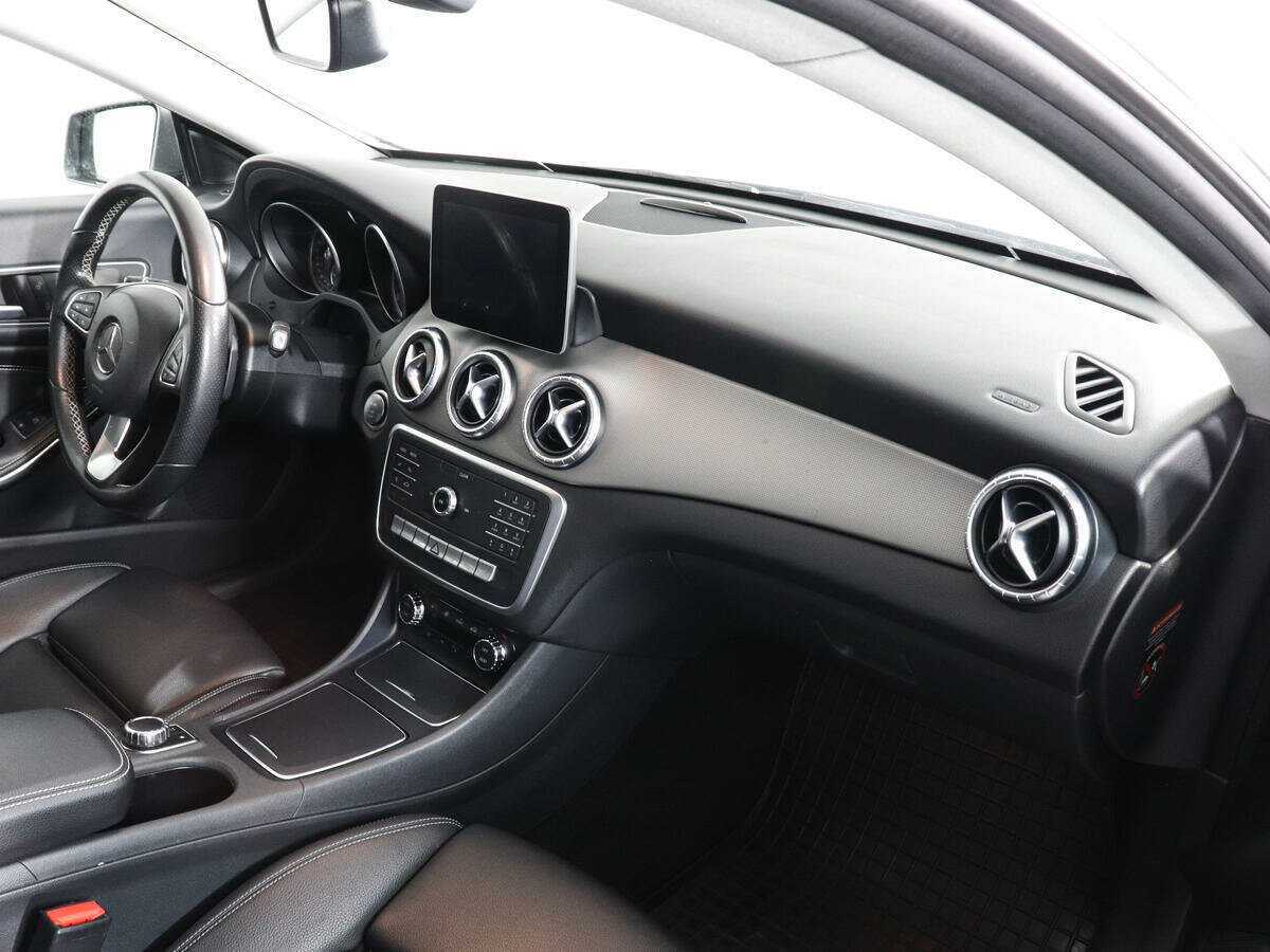 Mercedes-Benz CLA 200, 2016 Фото №8