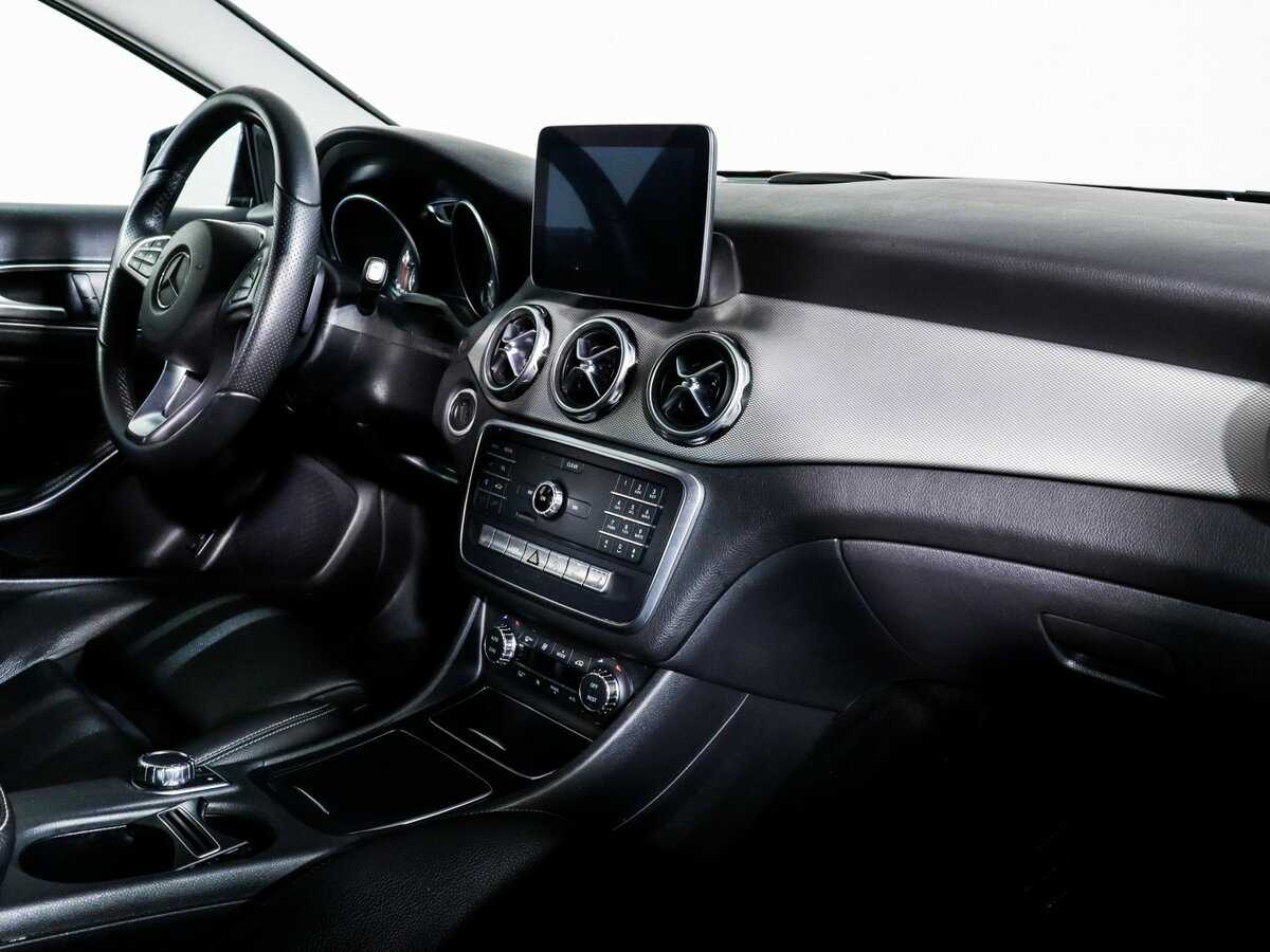 Mercedes-Benz GLA 200, 2017 Фото №9