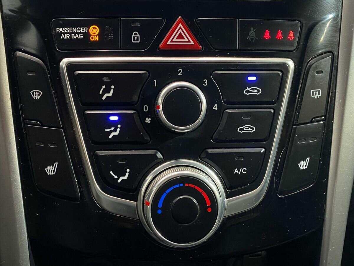 Hyundai i30, 2013 Фото №14