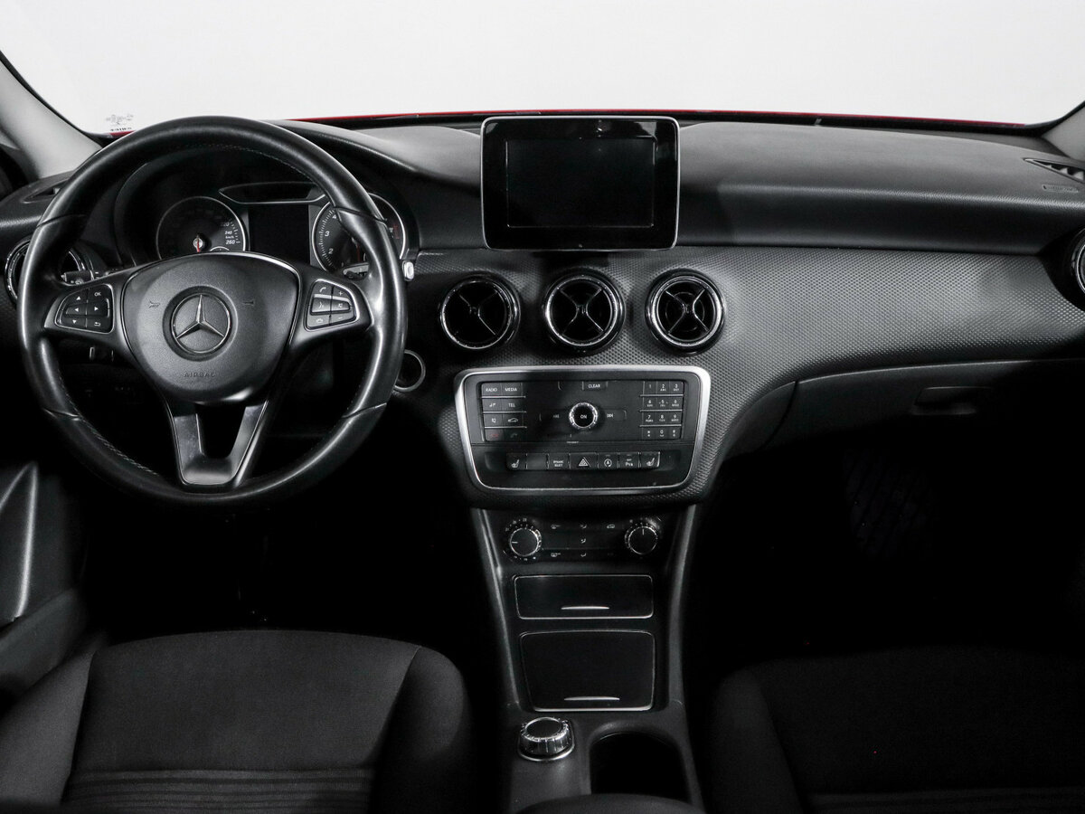 Mercedes-Benz A-Класс 180 III (W176) Рестайлинг, 2015 Фото №10