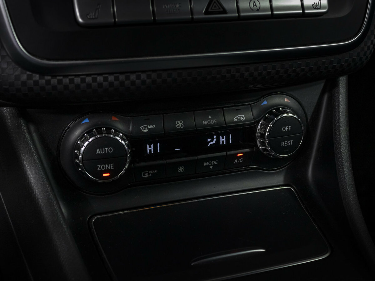 Mercedes-Benz A-Класс 180 III (W176) Рестайлинг, 2016 Фото №15