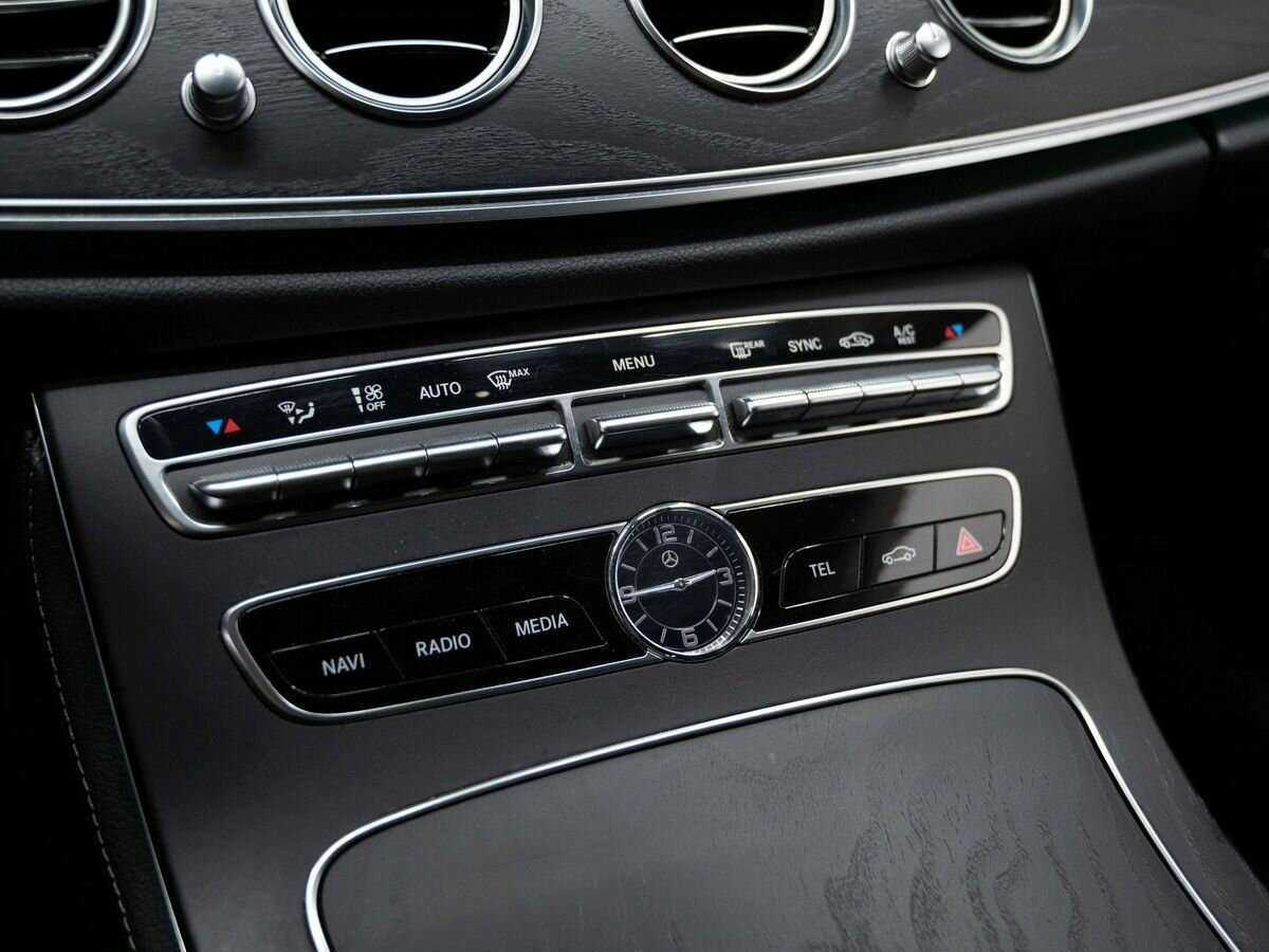 Mercedes-Benz E-Класс 200, 2018 Фото №21