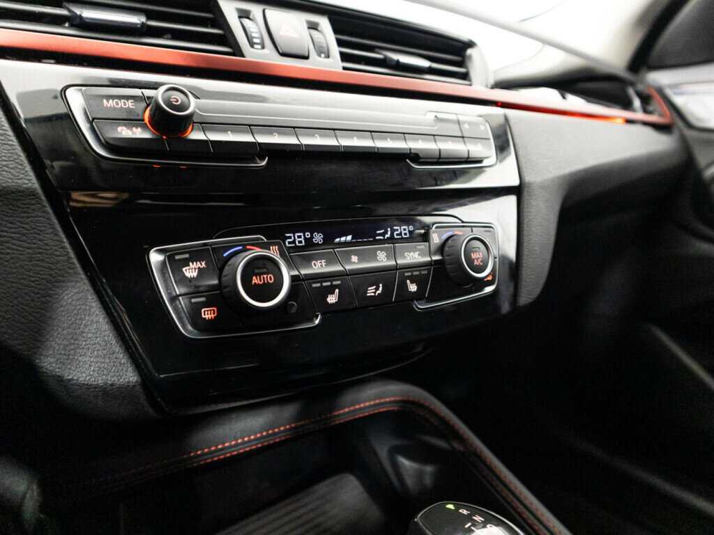 BMW X1 20i xDrive, 2017 Фото №16
