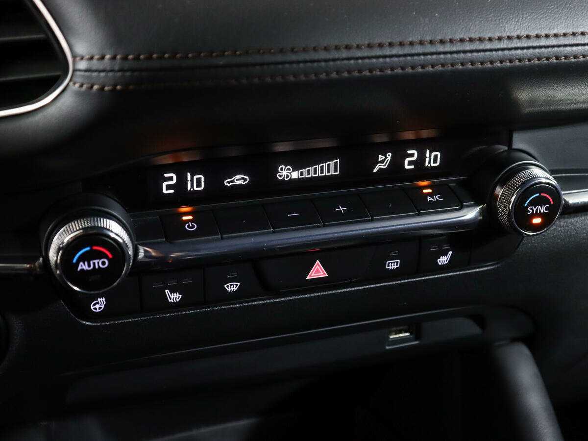 Mazda 3, 2019 Фото №22
