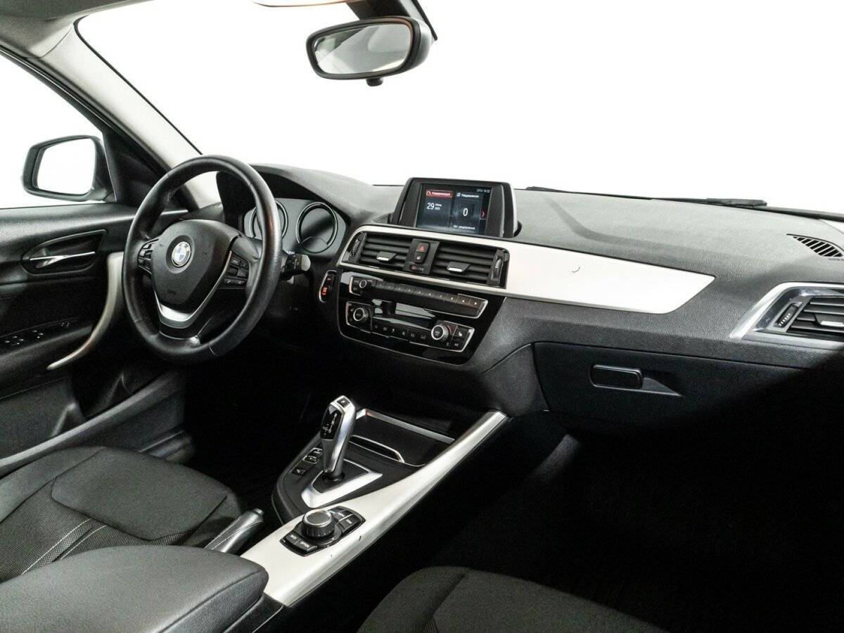 BMW 1 серии 118i, 2018 Фото №9