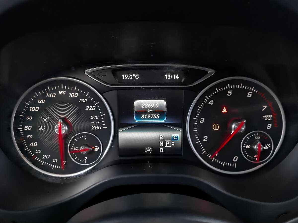 Mercedes-Benz GLA 200, 2018 Фото №16