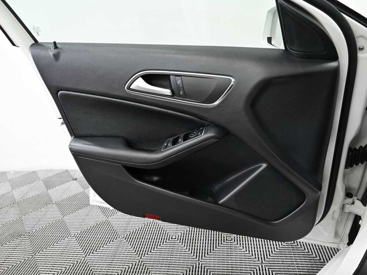 Mercedes-Benz A-Класс 180, 2014 Фото №10