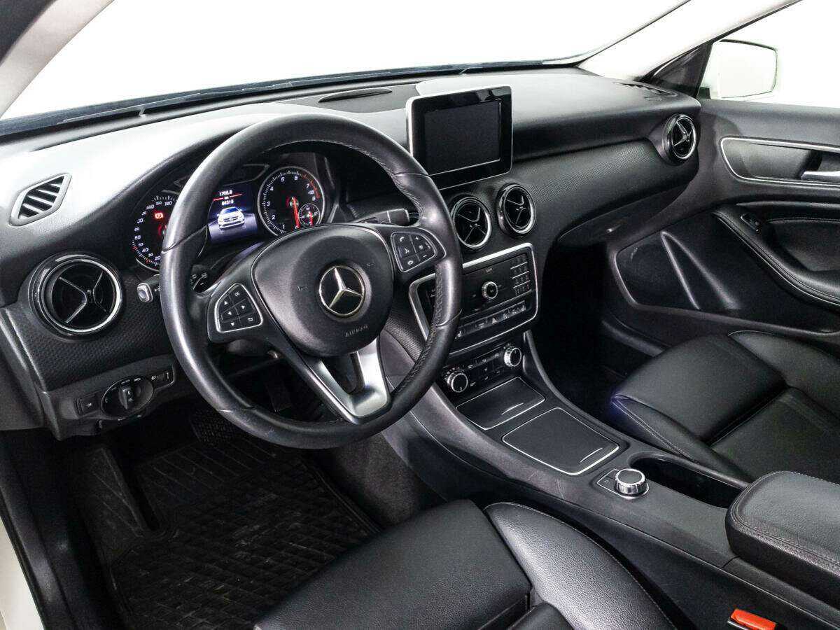 Mercedes-Benz A-Класс 180, 2016 Фото №11