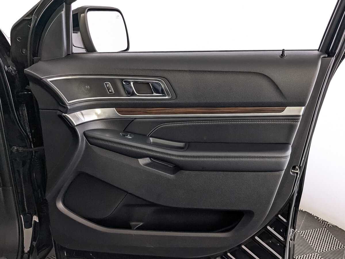 Ford Explorer, 2018 Фото №24