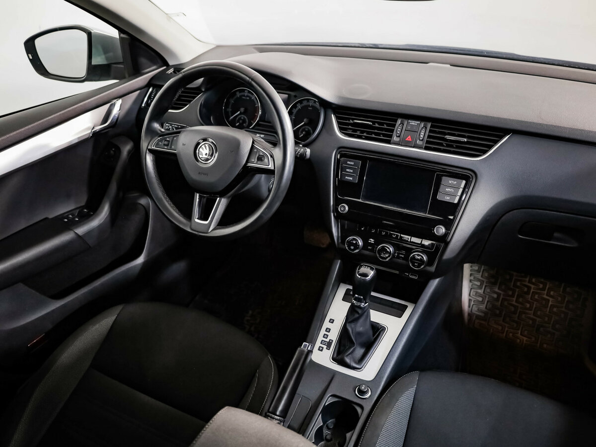 Skoda Octavia III (A7) Рестайлинг, 2020 Фото №8