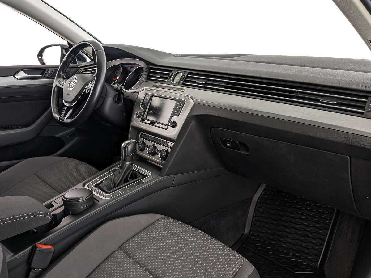 Volkswagen Passat, 2016 Фото №8
