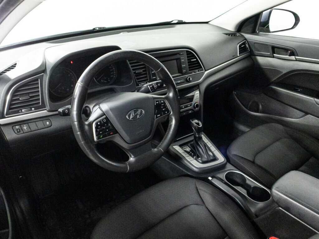 Hyundai Elantra, 2018 Фото №11