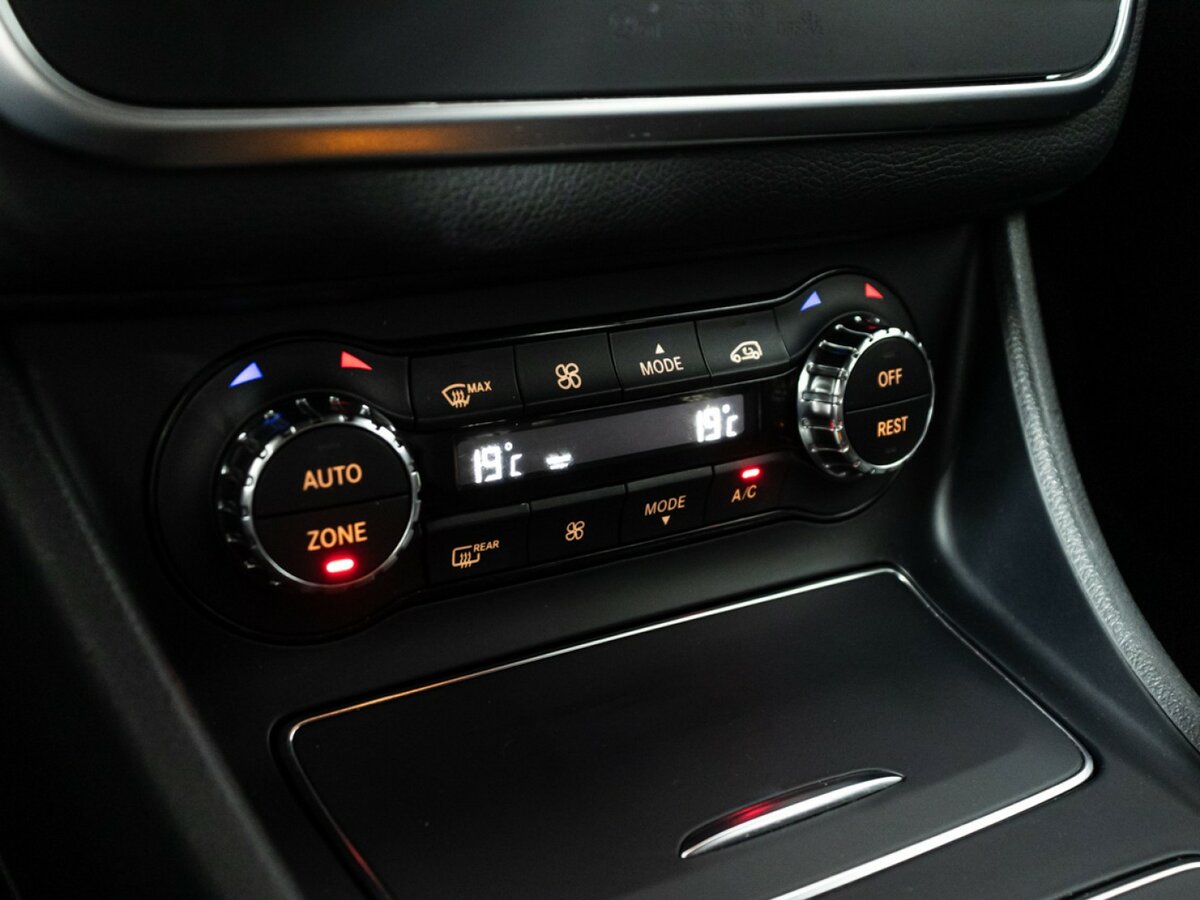 Mercedes-Benz GLA 250 I (X156) Рестайлинг, 2017 Фото №16