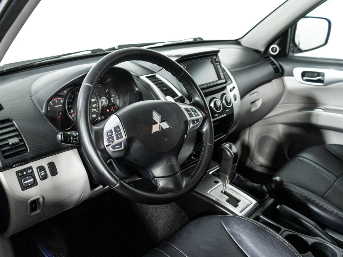 Mitsubishi Pajero Sport II, 2013 Фото №9