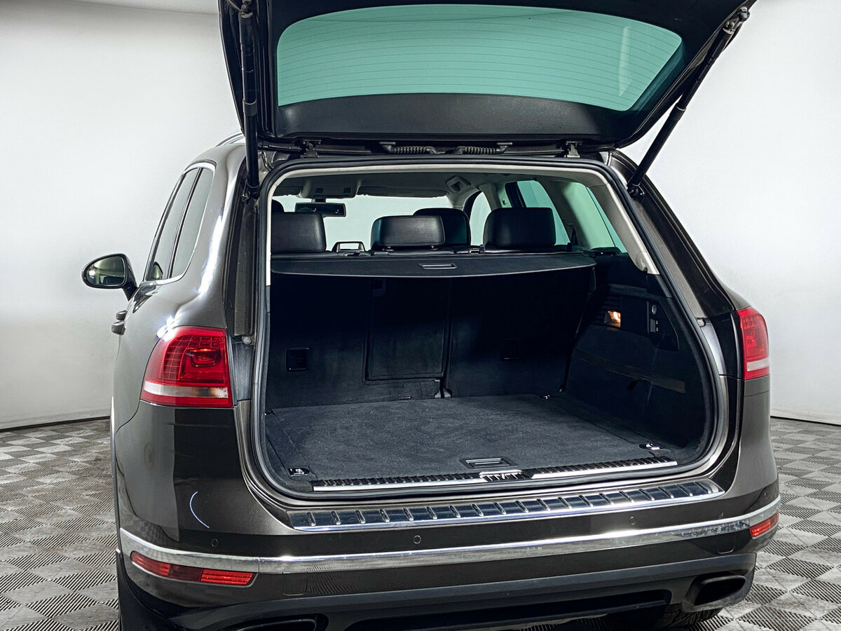 Volkswagen Touareg II Рестайлинг, 2015 Фото №7