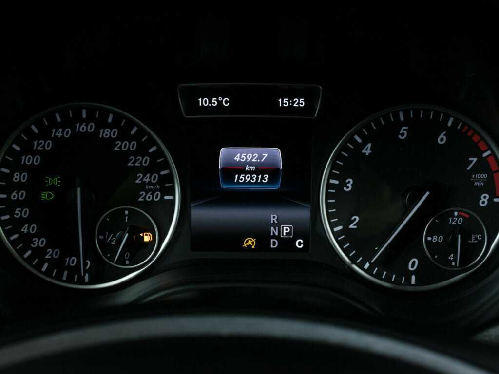 Mercedes-Benz GLA 200, 2016 Фото №12