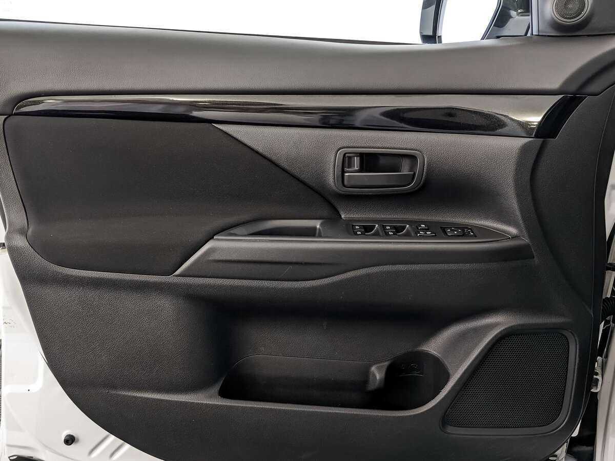 Mitsubishi Outlander, 2019 Фото №15
