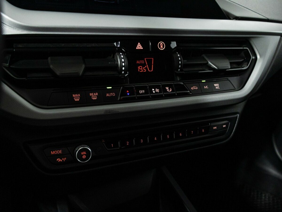 BMW 1 серии 116d III (F40), 2020 Фото №14