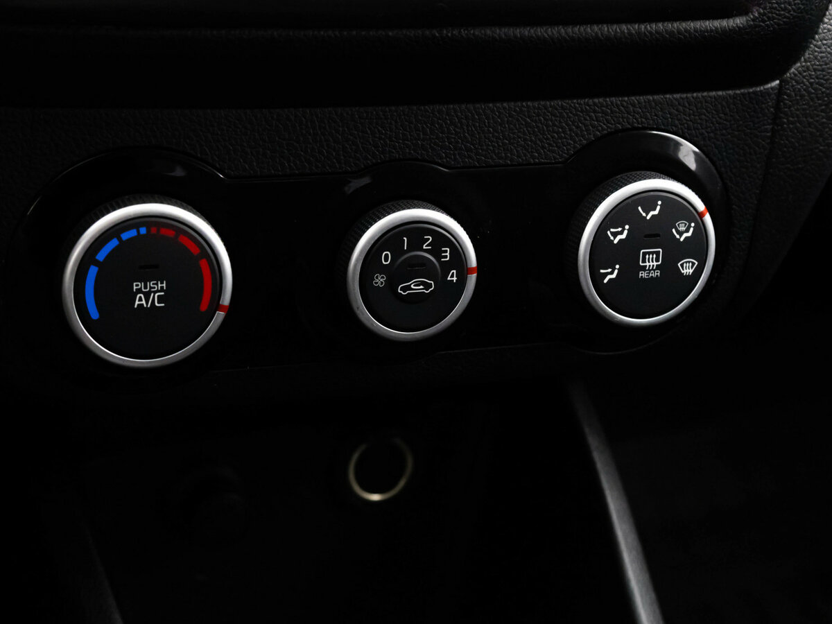 Kia Rio III Рестайлинг, 2015 Фото №9