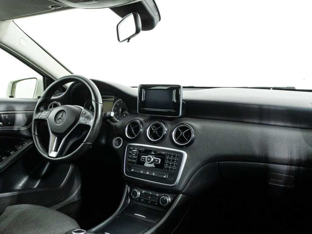 Mercedes-Benz A-Класс 180, 2015 Фото №9