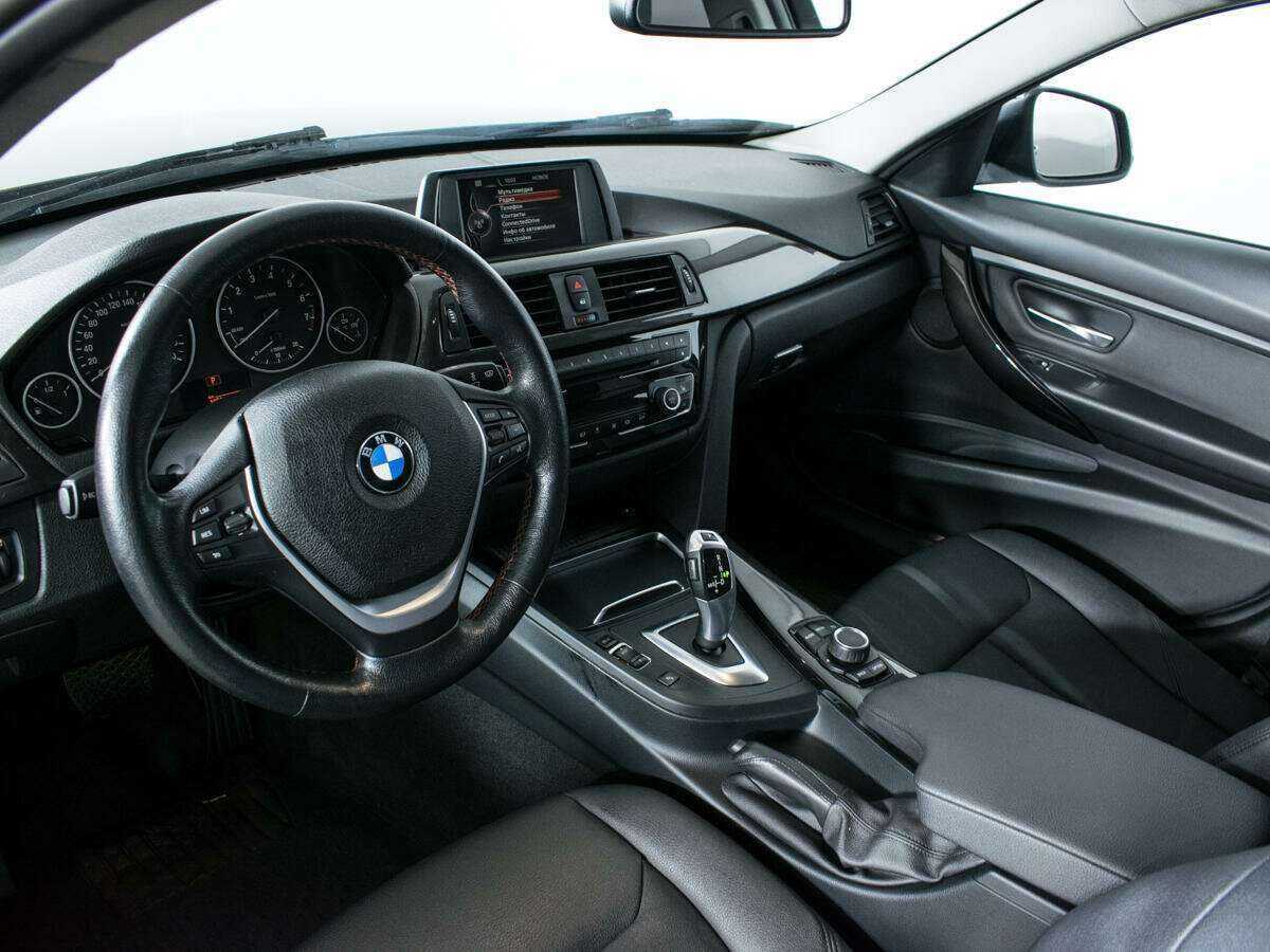 BMW 3 серии 318i, 2017 Фото №13