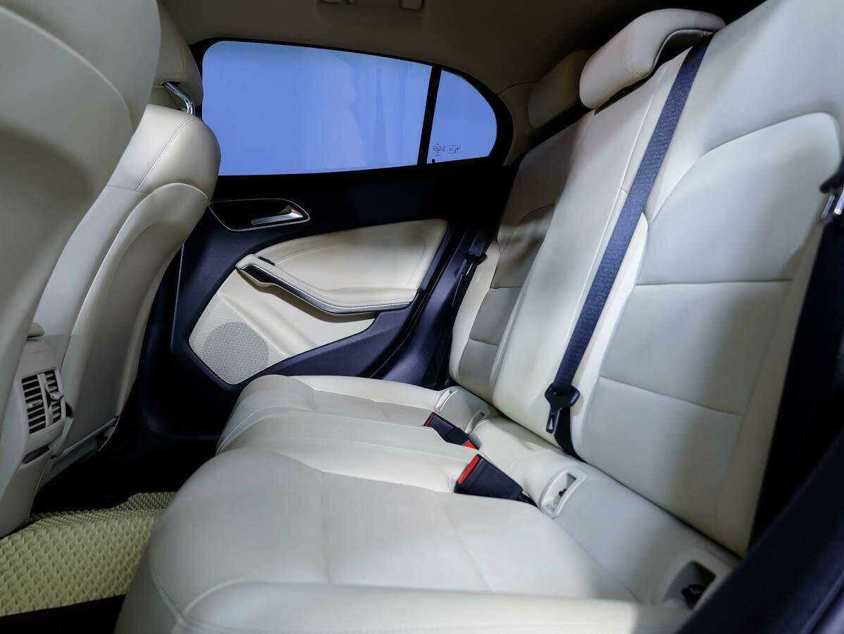 Mercedes-Benz GLA 200, 2015 Фото №11