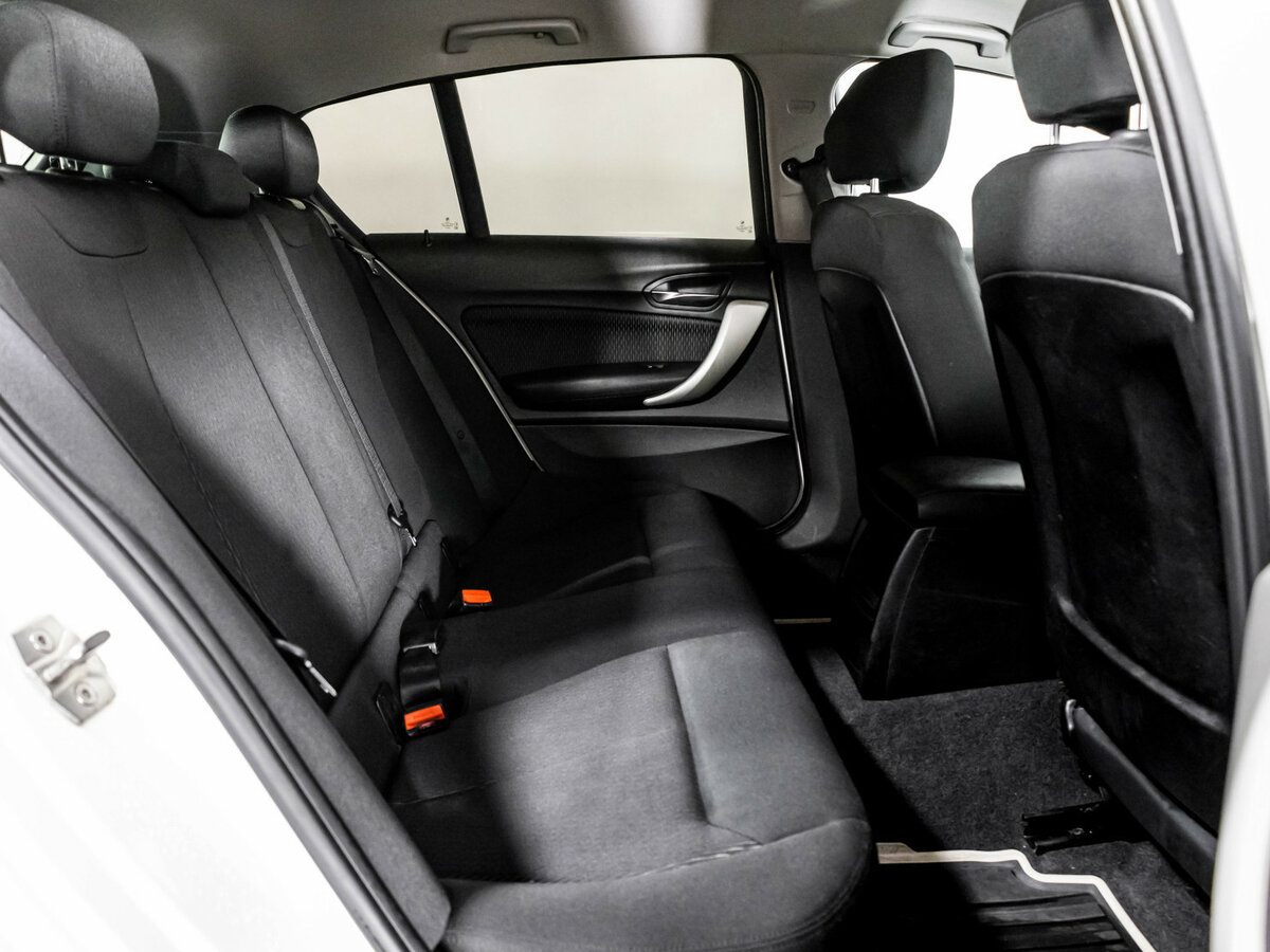 BMW 1 серии 116i II (F20/F21), 2012 Фото №15
